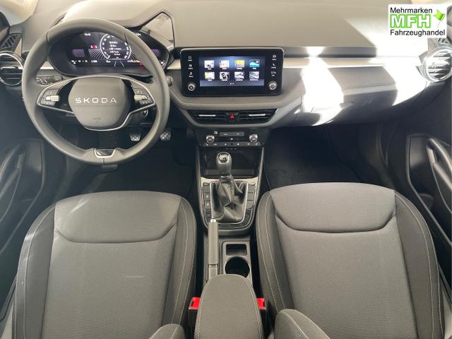 Skoda / Fabia / Weiß / / / 95PS Sitzheiz+Climatronic+SmartLink+LED+PDC+Touchscreen