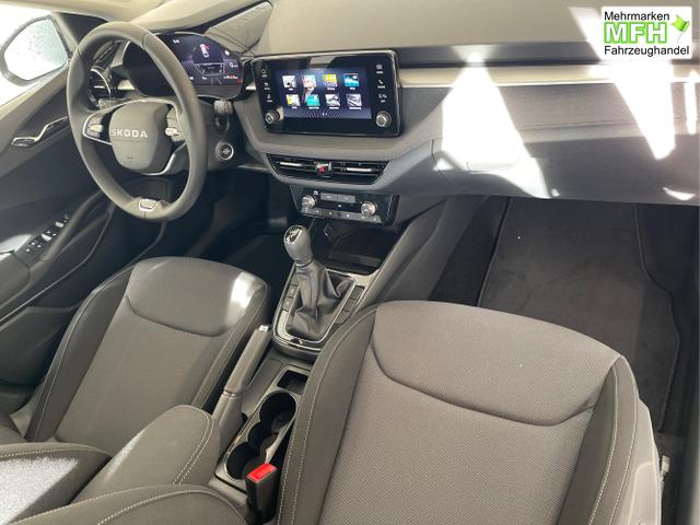 Skoda / Fabia / Weiß / / / 95PS Sitzheiz+Climatronic+SmartLink+LED+PDC+Touchscreen