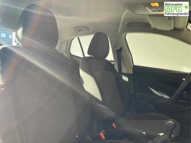 Skoda / Fabia / Weiß / / / 95PS Sitzheiz+Climatronic+SmartLink+LED+PDC+Touchscreen