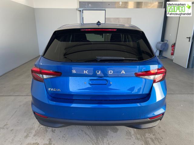Skoda / Fabia / Blau / / / 115PS DSG Alu+AHK+Kessy+Kamera+GV5+Sitzheiz