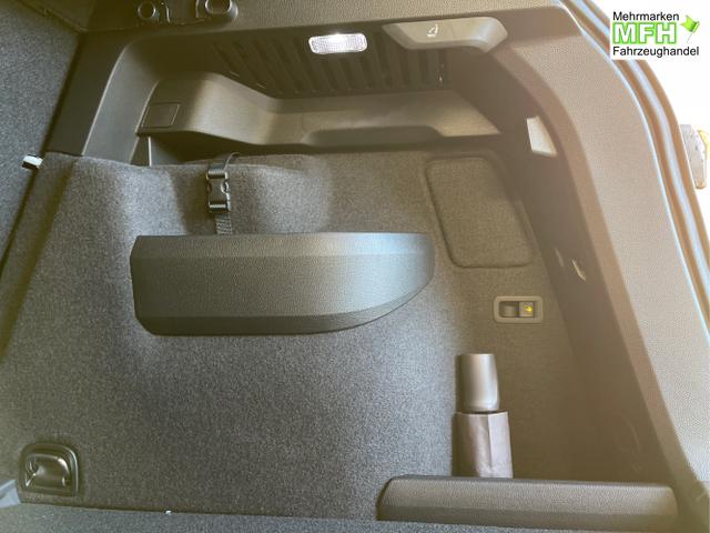 Skoda / Karoq / Schwarz / / / TSI 4x4 360&deg;+19 Zoll+Navi+AHK