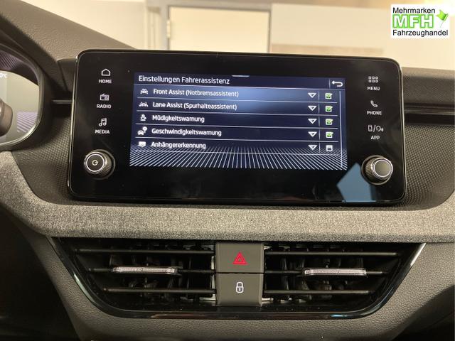 Skoda / KAMIQ / Grau / / / 115PS DSG Matrix+AHK+Kamera+PDC vor+hi+Kessy+Sitzheizung+GVL