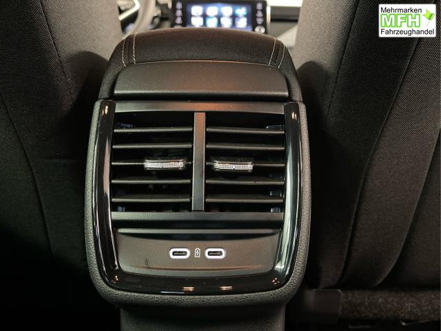 Skoda / KAMIQ / Silber / / / 115PS DSG Matrix+AHK+Kamera+PDC vor+hi+Kessy+Sitzheizung+GVL