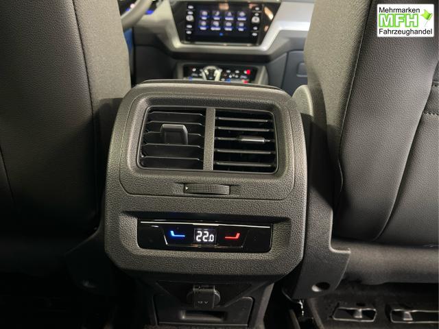 Volkswagen / Touran / Schwarz / / / 7Si+IQ.Light+TrailerAss+Cam