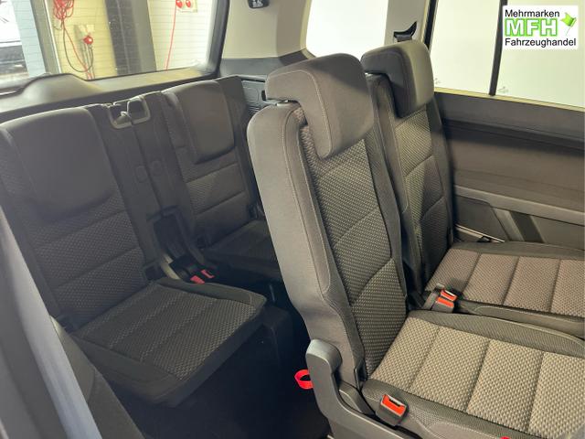 Volkswagen / Touran / Schwarz / / / 7Si+IQ.Light+TrailerAss+Cam