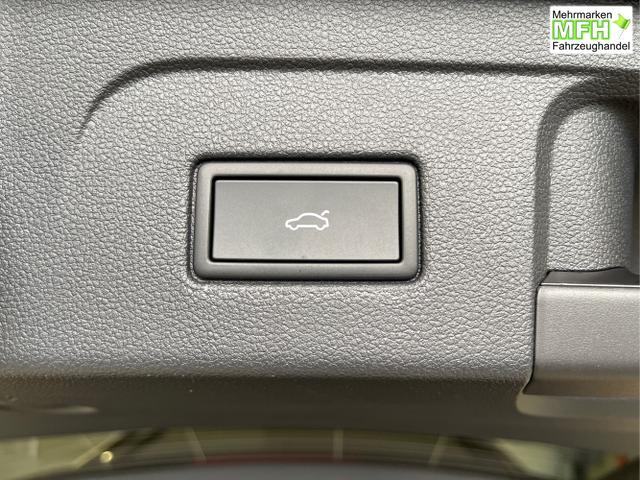 Volkswagen / Touran / Grau / / / 7Si+IQ.Light+TrailerAss+Cam