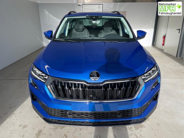 Skoda / Karoq / Blau / / / 150PS DSG AHK+Kamera+ACC+Kessy+Kamera+ParkPilot vo+hi+App