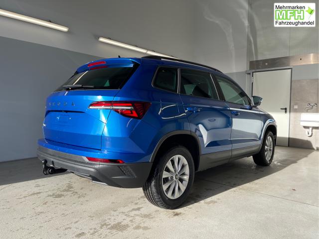 Skoda / Karoq / Blau / / / 150PS DSG AHK+Kamera+ACC+Kessy+Kamera+ParkPilot vo+hi+App