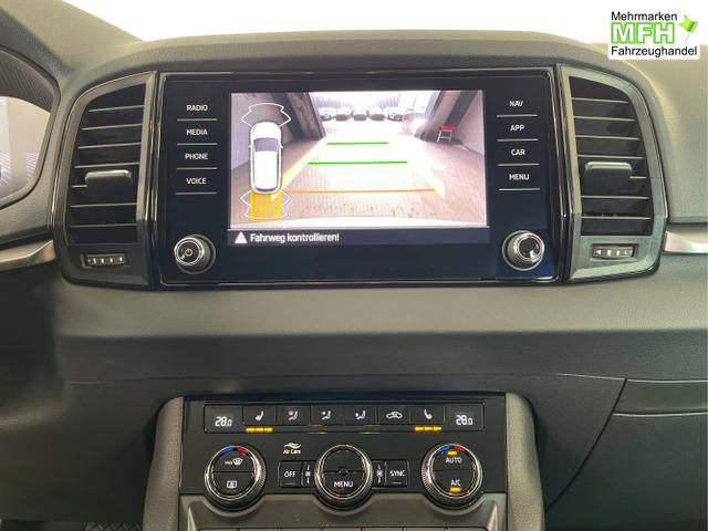 Skoda / Karoq / Blau / / / 150PS DSG AHK+Kamera+ACC+Kessy+Kamera+ParkPilot vo+hi+App
