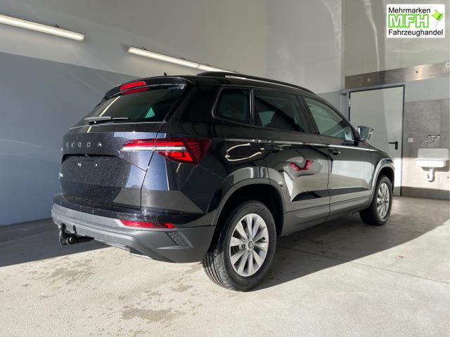 Skoda / Karoq / Schwarz / / / 150PS DSG AHK+Kamera+ACC+Kessy+Kamera+ParkPilot vo+hi+App