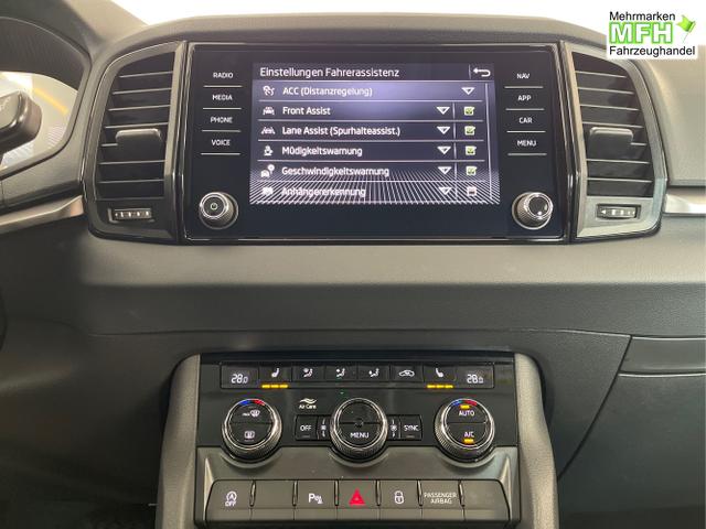 Skoda / Karoq / Schwarz / / / 150PS DSG AHK+Kamera+ACC+Kessy+Kamera+ParkPilot vo+hi+App