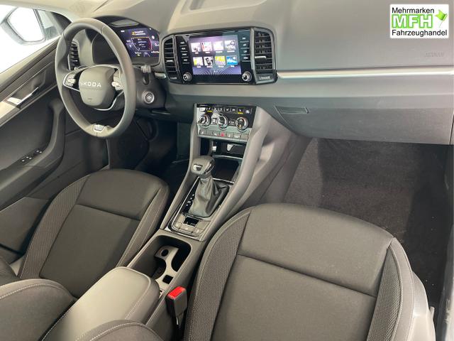 Skoda / Karoq / Schwarz / / / 150PS DSG AHK+Kamera+ACC+Kessy+Kamera+ParkPilot vo+hi+App