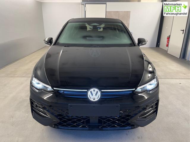 Volkswagen / Golf / Schwarz / / / 150PS DSG+Black Style