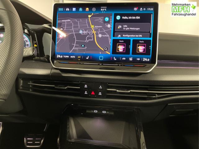 Volkswagen / Golf / Schwarz / / / 150PS DSG+Black Style