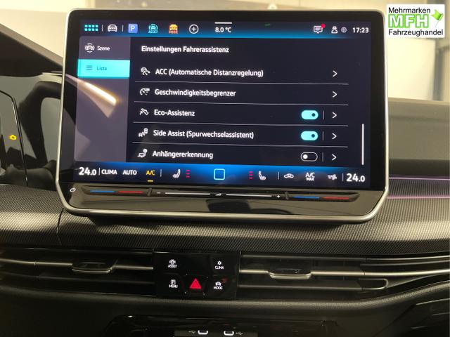 Volkswagen / Golf / Schwarz / / / 150PS DSG+Black Style