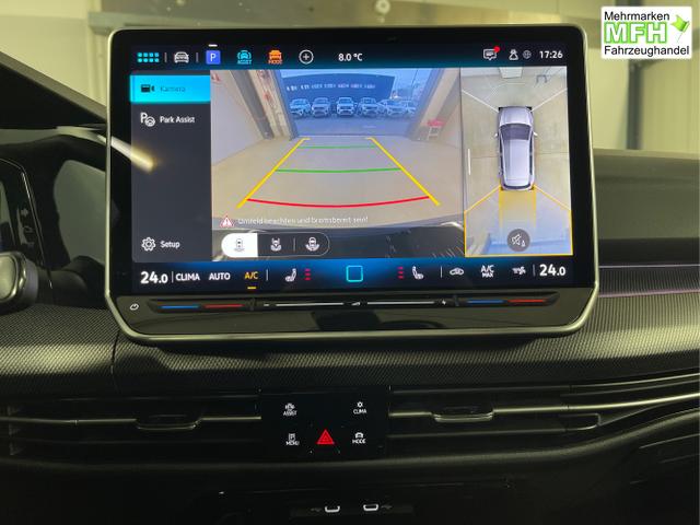 Volkswagen / Golf / Schwarz / / / 150PS DSG+Black Style