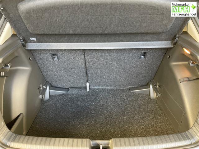 Skoda / Fabia / Grau / / / 115PS Alu+AHK+Kessy+Kamera+GV5