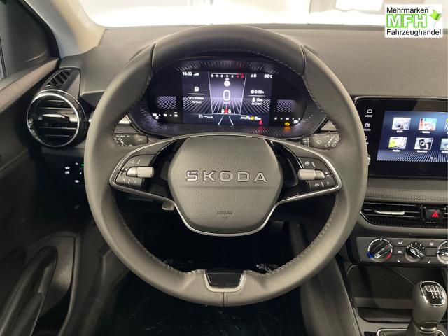 Skoda / Fabia / Grau / / / 115PS Alu+AHK+Kessy+Kamera+GV5