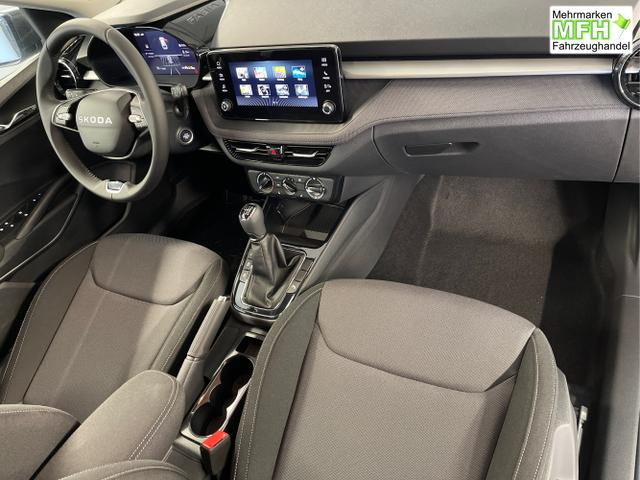 Skoda / Fabia / Grau / / / 115PS Alu+AHK+Kessy+Kamera+GV5