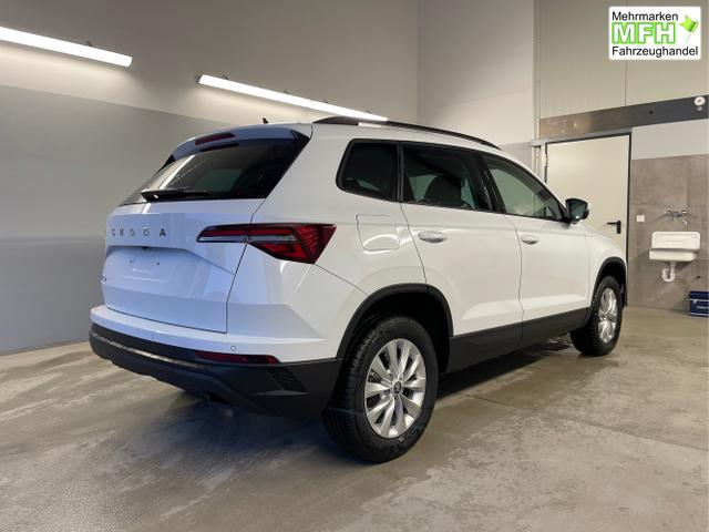 Skoda / Karoq / Wei&szlig; / / / 150PS DSG AHK+Kamera+ACC+Kessy+Kamera+ParkPilot vo+hi+App