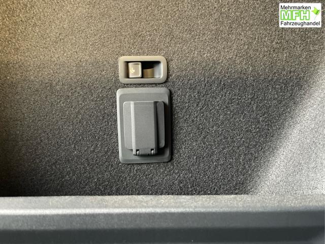 Cupra / Leon Sportstourer / Grau / / / 150PS eTSI DSG AHK+Edge+Kamera+IntelliDrive+Sitzheiz+Alu18+ACC