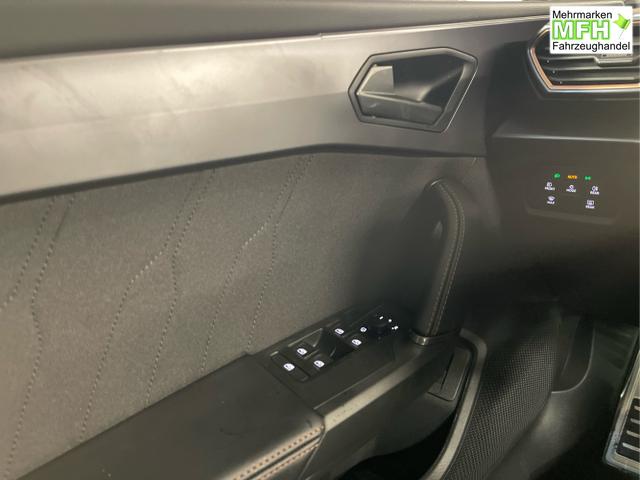 Cupra / Leon Sportstourer / Schwarz / / / 150PS TDI DSG AHK+Matrix+Navi+Kessy+Kamera+SideAssist+Sitzheiz+Alu18