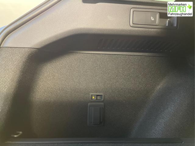 Cupra / Leon Sportstourer / Schwarz / / / 150PS TDI DSG AHK+Matrix+Navi+Kessy+Kamera+SideAssist+Sitzheiz+Alu18