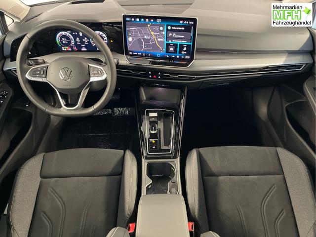 Volkswagen / Golf / Schwarz / / / 1.5 eHybrid 150kW/204PS DSG IQ.Light+Navi+Travel Assist+HUD+Winterpaket