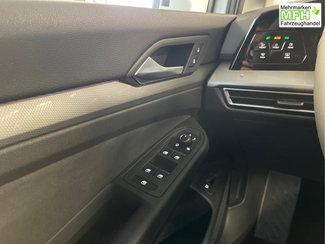 Volkswagen / Golf / Schwarz / / / 1.5 eHybrid 150kW/204PS DSG IQ.Light+Navi+Travel Assist+HUD+Winterpaket