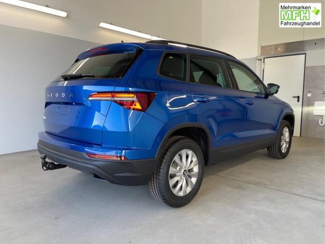 Skoda / Karoq / Blau / / / 150PS DSG AHK+Kamera+ACC+Kessy+Kamera+ParkPilot vo+hi+App