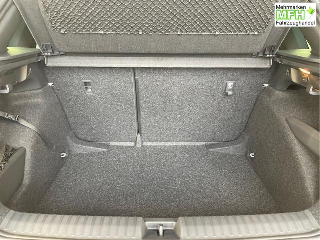 Skoda / KAMIQ / Silber / / / 115PS DSG AHK+Navi+Matrix+GV5+Pano+Kessy+Kamera+Alu17+Sitzheiz