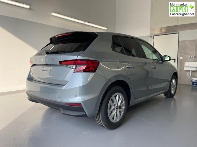 Skoda / Fabia / Silber / / / 115PS DSG GV5+AHK+Alu+Kessy+Climatronic+Sitzheiz+Kamera+Sunset