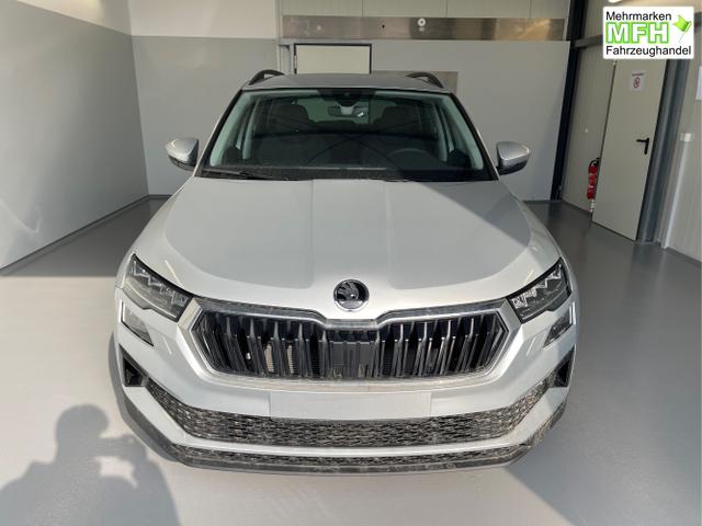 Skoda / Karoq / Silber / / / 150PS DSG AHK+Kamera+ACC+Kessy+Kamera+ParkPilot vo+hi+App