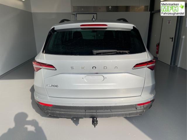 Skoda / Karoq / Silber / / / 150PS DSG AHK+Kamera+ACC+Kessy+Kamera+ParkPilot vo+hi+App