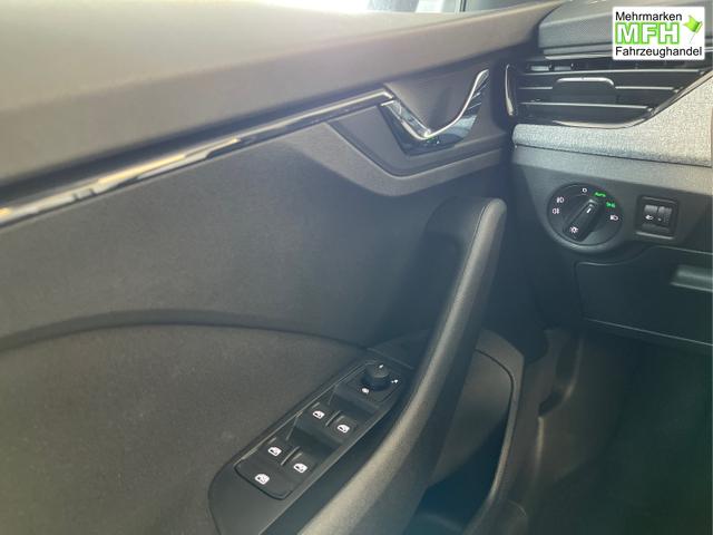 Skoda / Scala / Wei&szlig; / / / 115PS DSG GV5+AHK+Kamera+Kessy+PDC+Sitzheiz+Alu16+Climatronic