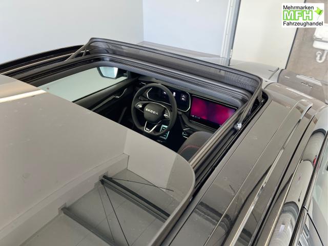 Skoda / Octavia Combi / Schwarz / / / 265PS DSG HUD+Pano+360&deg;+DCC+AHK+CANTON+Matrix+Alu19+eHeck+GV4
