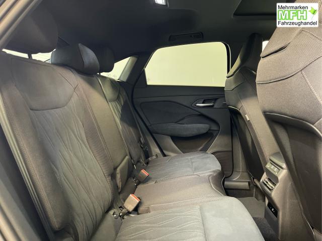 Audi / Q3 Sportback / Blau / / / TFSI 265 PS quattro S line Pano+TechPro+Matrix+AHK+HUD+Alu20+KlimaPlus+DCC+SONOS