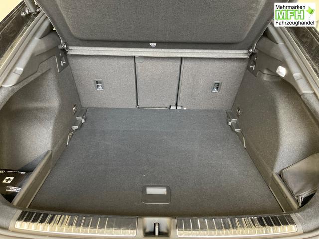Audi / Q3 Sportback / Grau / / / TFSI 265 PS quattro S line Pano+TechPro+Matrix+AHK+HUD+Alu20+KlimaPlus+DCC+SONOS
