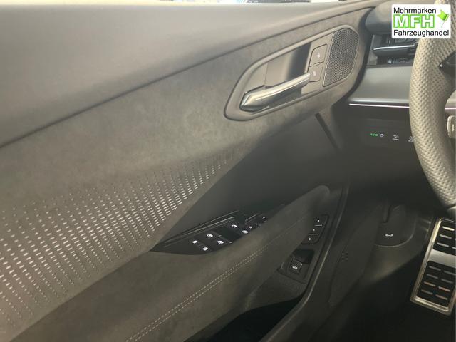 Audi / Q3 Sportback / Blau / / / TFSI 265 PS quattro S line Pano+TechPro+Matrix+AHK+HUD+Alu20+KlimaPlus+DCC+SONOS