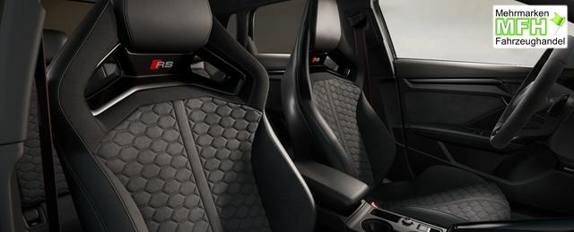 Audi RS3 Limousine 2.5 TFSI 7-Gang S tronic 