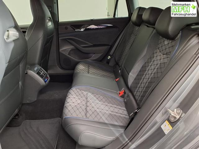 Volkswagen Passat Variant R-Line 2.0 TSI 7-Gang-DSG 4x4 