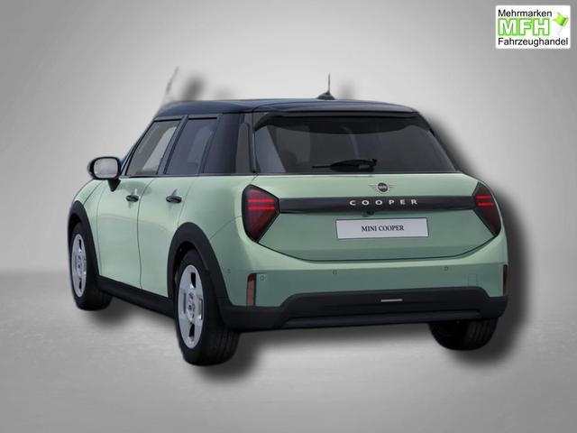 MINI Cooper C Essential Trim 1.5 7-Gang Steptronic 