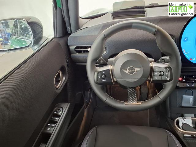 MINI Cooper C Essential Trim 1.5 7-Gang Steptronic 
