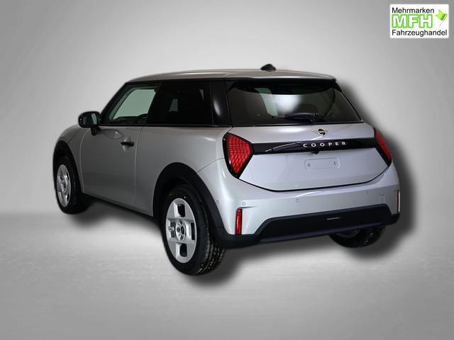 MINI Cooper C Essential Trim 1.5 7-Gang Steptronic 