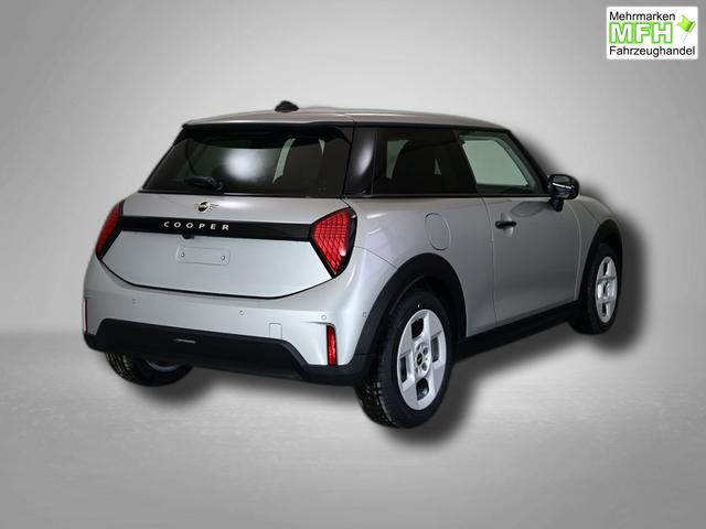 MINI Cooper C Essential Trim 1.5 7-Gang Steptronic 