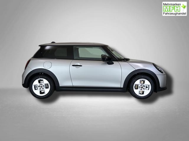 MINI Cooper C Essential Trim 1.5 7-Gang Steptronic 