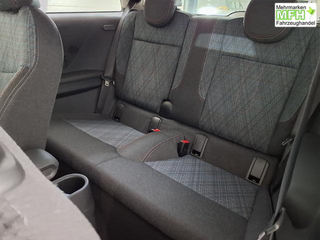 MINI Cooper C Essential Trim 1.5 7-Gang Steptronic 