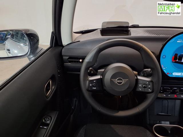 MINI Cooper C Essential Trim 1.5 7-Gang Steptronic 