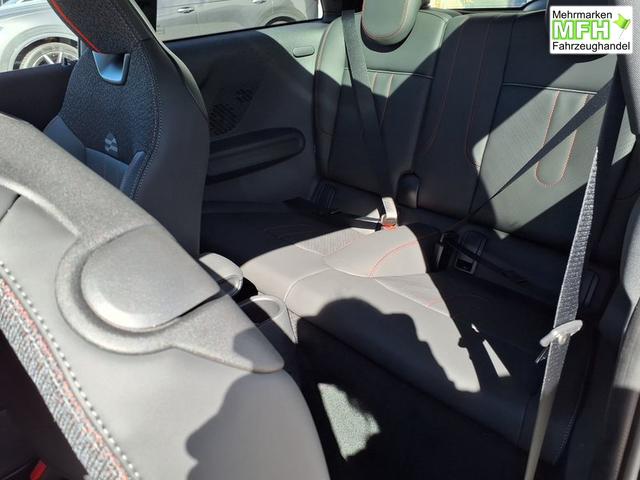 MINI Cooper S John Works Trim 2.0 7-Gang Steptronic 