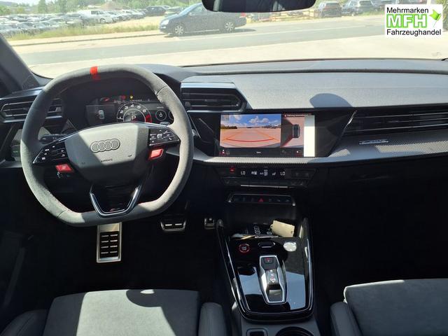 Audi RS3 Limousine 2.5 TFSI 7-Gang S tronic quattro 